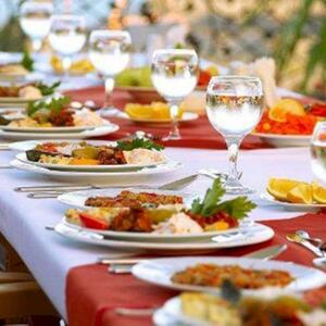 Qubada bir ailənin səkkiz üzvü qonaqlıqda zəhərləndi