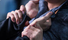 Əvvəlcə döydülər, sonra kəsici alətlə xəsarət yetirdilər – Gəncədə olay