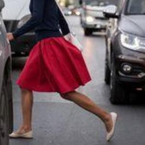 Gəncədə iki qadını maşın vurdu