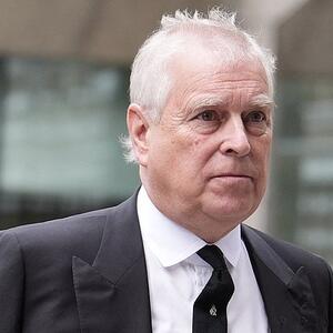 Keçmiş şahzadə Endryu kral ailəsindən 27 milyon manatdan çox borc alıb və qaytarmayıb