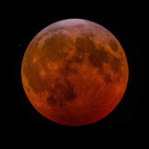 Martın 3-də Yer "qanlı Ay" ilə örtüləcək