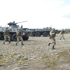 Sabitliyin və əmin-amanlığın keşiyində