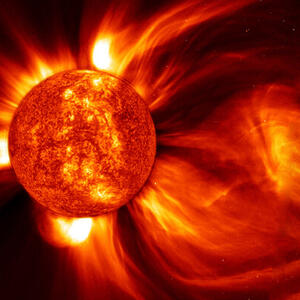 Günəşin sistemimizin mərkəzində təsadüfən yerləşmədiyi, alimlər tərəfindən müəyyən edilib