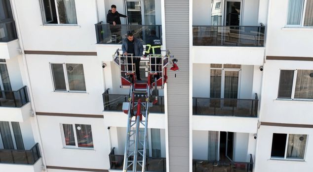 Elektrik rozetkasında qalan şarj cihazı yanğına səbəb oldu və 16 nəfər xəstəxanaya yerləşdirildi