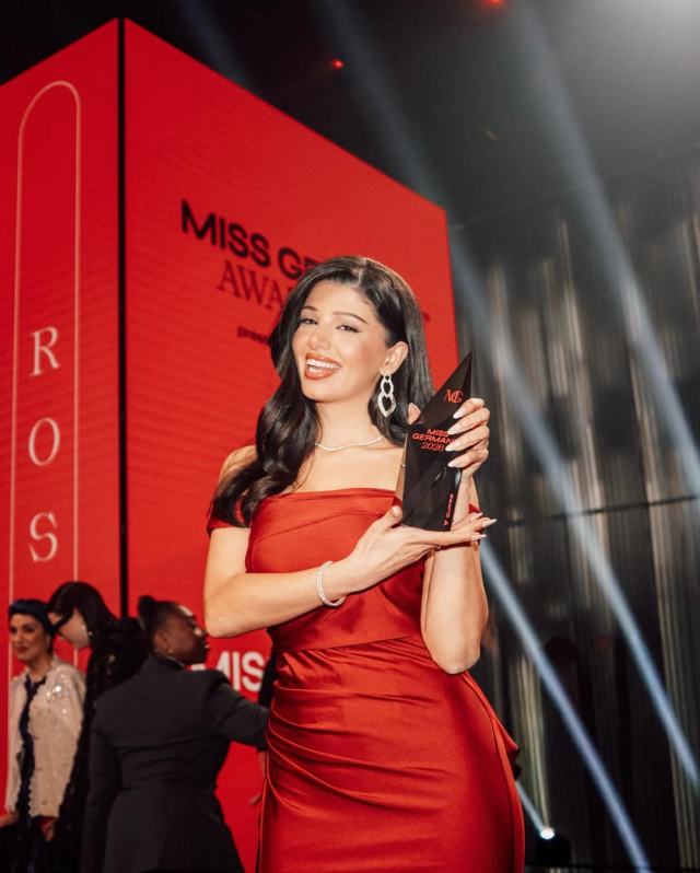 Suriyalı Twitch striminqi Dua Faris Almaniyanın gözəllik kraliçası tacına layiq görülüb