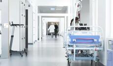 Ağdamda üzündən bıçaqlanan gənc qız Bakıya gətirildi