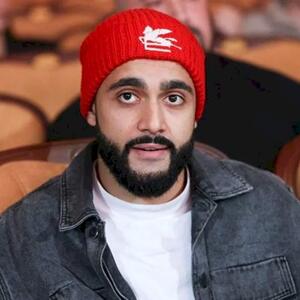 Azərbaycanlı bloqer Moskvada mənzillərini peçenyeyə satıb