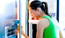 Südü soyuducuda bu hissəyə qoymayın - Zəhərlənə bilərsiniz