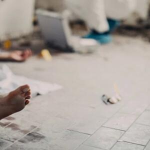 Gənc oğlanın meyiti evin həyətində aşkarlandı