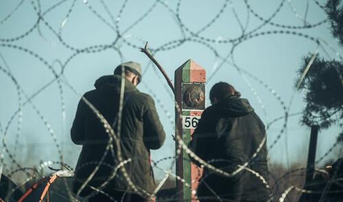 AB-dən deportasiyaların sayı sürətlə artır, lakin Avropa Komissiyası hələ də narazıdır