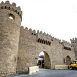 Sürücülərin NƏZƏRİNƏ: İçərişəhərdə nəqliyyatın hərəkəti məhdudlaşdırılır