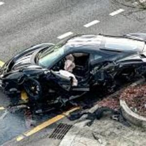 Rusiyada məşhur azərbaycanlı reper Nəvai Bəkirov Moskvanın mərkəzində "Ferrari" ilə avtomobil qəzasına düşüb