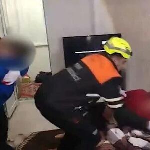 Ayağı barmaqlıq arasında qaldı, FHN yardıma gəldi - Video