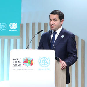 Hikmət Hacıyev: Azərbaycan postmünaqişə bərpa və yenidənqurma sahəsində qazandığı təcrübəni bölüşməyə tam hazırdır