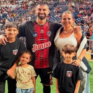 Dəhşətli zəlzələdə futbolçunun arvadı və uşaqları öldü