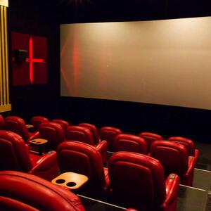 Bakıda rusca filmlər kinoteatrları başına aldı