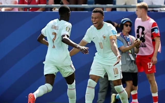 Futbol üzrə Dünya Çempionatında Fransa Mərakeşi məğlub edərək ikidəbir finala yüksəlib