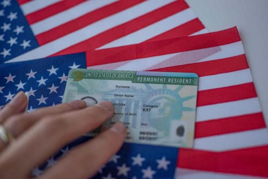 “Green Card” almaq çətinləşə bilər - 100 min dollarlıq tələb