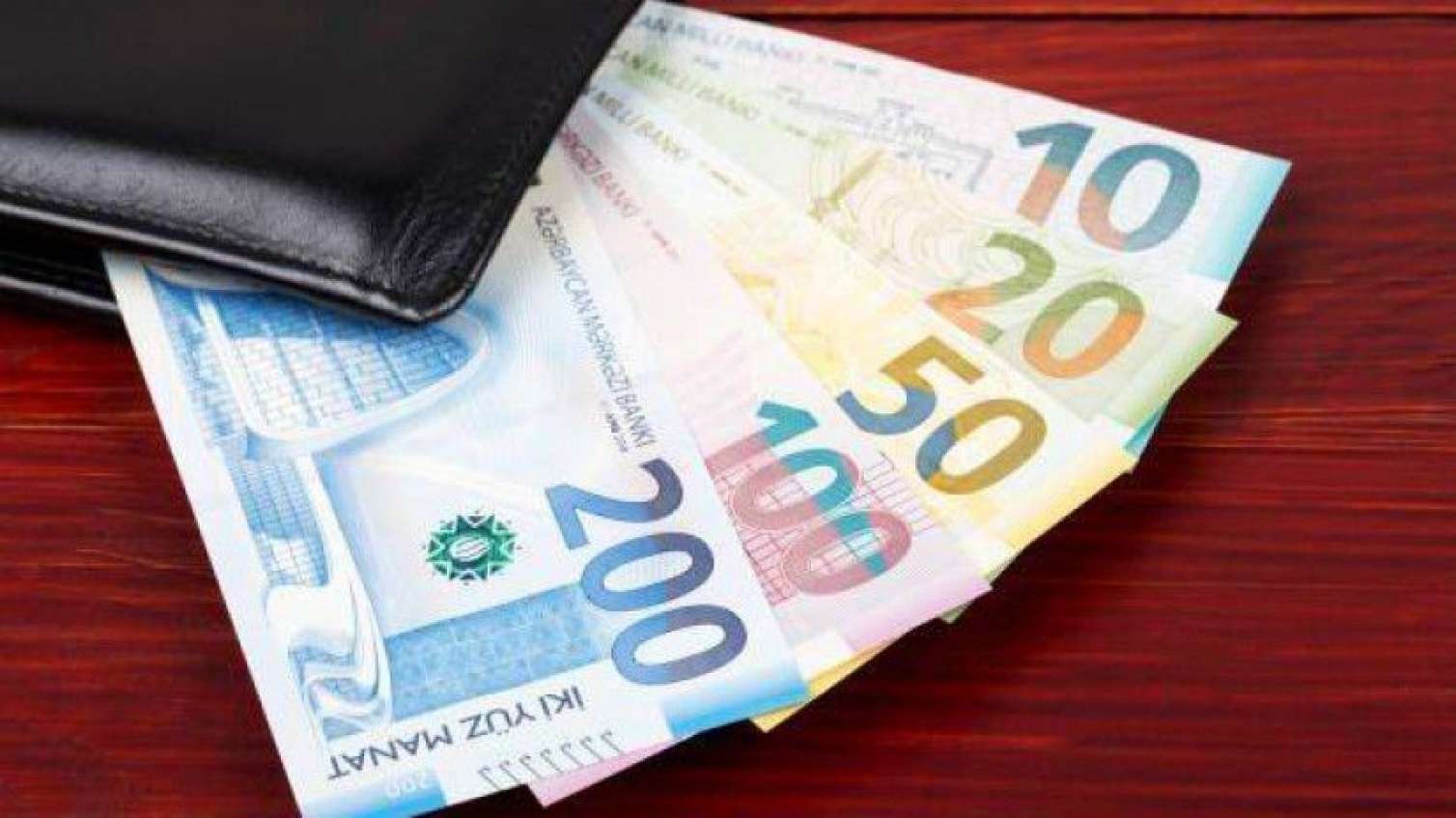 Dörd nəfərlik ailə üçün 1200 manat – Deputatın sözlərinə iqtisadçıdan CAVAB