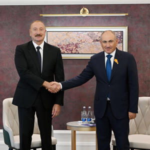 Azərbaycan Prezidenti İlham Əliyevin Bişkekdə Ermənistanın Baş naziri ilə görüşü keçirilib