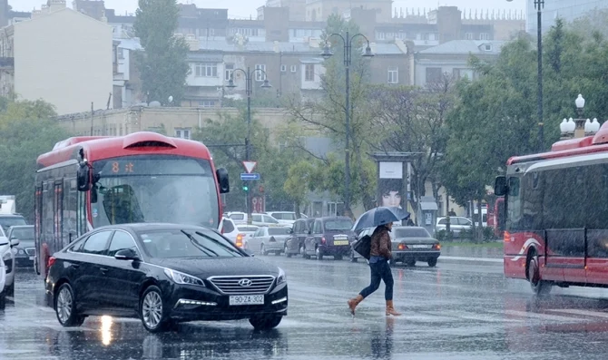 Bakıda leysan, bölgələrdə şimşək və dolu gözlənilir