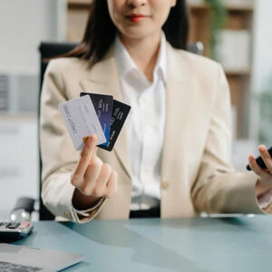 Kartdan-karta köçürmələrə qoyulan limit ləğv edilir?