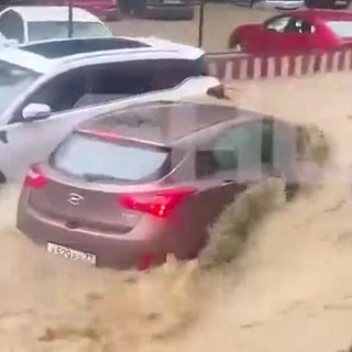 Vaxtı ilə çərkəzlərin ana şəhəri hesab edilən Soçi çəhəri güclü yağışlardan sonra su altında qalıb