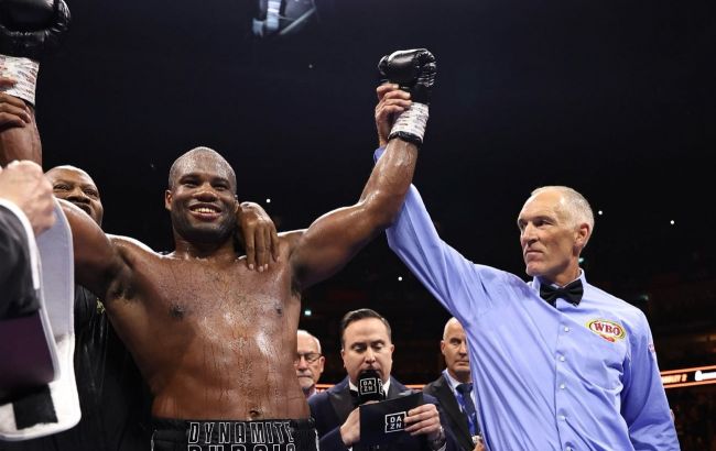 WBO super ağır çəki çempionu Daniel Dyubua həmyerlisi Fabio Uordleyə iki raundda qalib gəlib