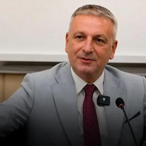 Oqtay Saral vəzifəsindən azad edildi