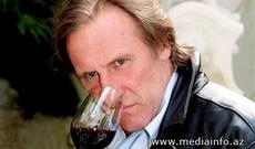 Jerar Depardye alkoqol həvəskarıdır