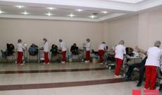 Türk modeli bıçaqlanıb