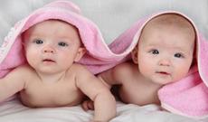 Azərbaycanda əkizlərin sayı gündən-günə artır