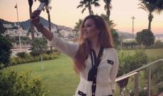 Xalq artistinin qızı çimərlikdə - VİDEO