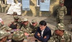 Deputatlar ön cəbhədə - Foto