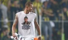 Forma üzərində siyasi mesaj verən "Lokomotiv" oyunçusu 300 min avro cərimələndi - FOTO