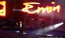 Ağalarov konsert versə də, Azərbaycan bayrağını öpüb - FOTO