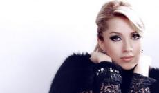 Lalə Məmmədova səngərdə şəkil çəkdirən həmkarlarını qınadı