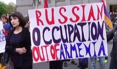 Ermənilər Rusiya səfirliyini yumurta `atəşinə` tutub - VİDEO