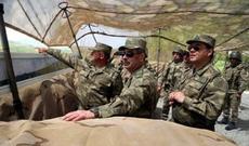 Cəbhə bölgəsinə gedən müdafiə naziri: "Onların dərsini verəcəyik!" - VİDEO