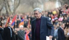 Sərkisyanın hərbi çevriliş xofu: istefalar artır