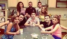 "Üç badam, bir qoz"