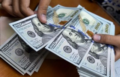 Dollar 7 ayın zirvəsindən enib