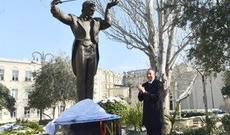 İlham Əliyev maestro Niyazinin Bakıda abidəsinin açılış mərasimində iştirak edib