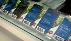 Bakıda mobil telefonlar kəskin ucuzlaşdı - FOTO