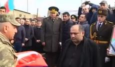 "Komandirin yarasını sarıb, çiyninə alıb aparanda oğlumu vurdular” – Şəhidin atası – VİDEO