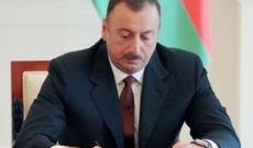 Prezident bu şəxslərə əməkdar artist adı verdi - SƏRƏNCAM