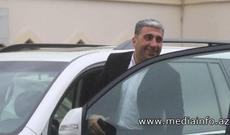 Müşfiq Abbasov dostunun avtomobili və nömrəsi haqda yazan jurnalistə səsləndi