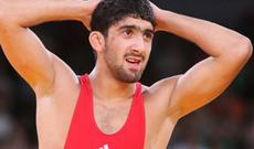 Azərbaycan Güləş Federasiyası olimpiya çempionu Toğrulu incitdiyi üçün o, millidən imtina edib