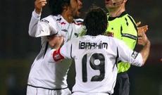 Meydan rinqə dönəndə və ya məşhur futbolçuların davaları