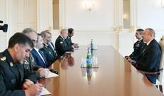 Türkmənistanın mediadan gizlənən birinci ledisi...